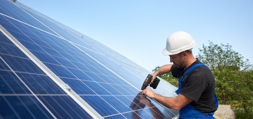 Betaal zo min mogelijk aan CO2 tax voor zonnepanelen: 3 tips